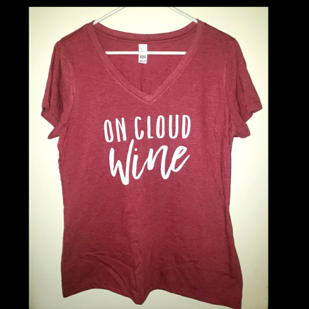 2 for $25 ‼️ NWOT Burgandy Ladies Printed Tee "On Cloud Wine" - Large